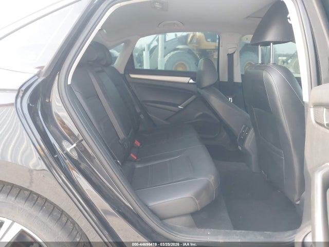 Volkswagen Passat 2.0t Se