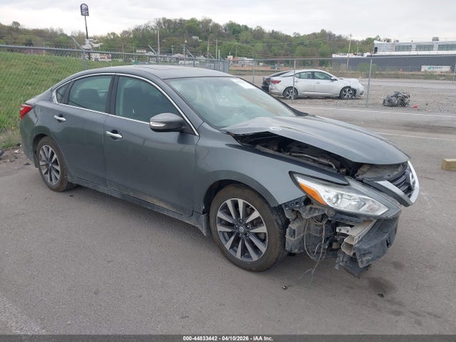 Salvage Nissan Altima Image