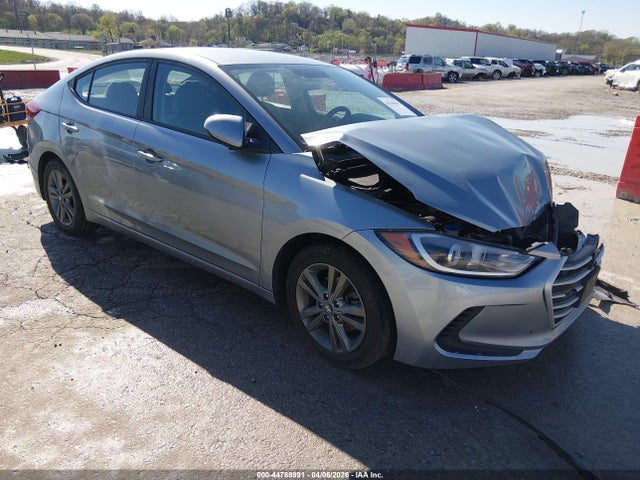 Salvage Hyundai ELANTRA Image