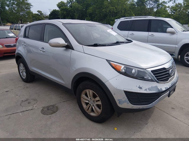 Salvage Kia Sportage Image