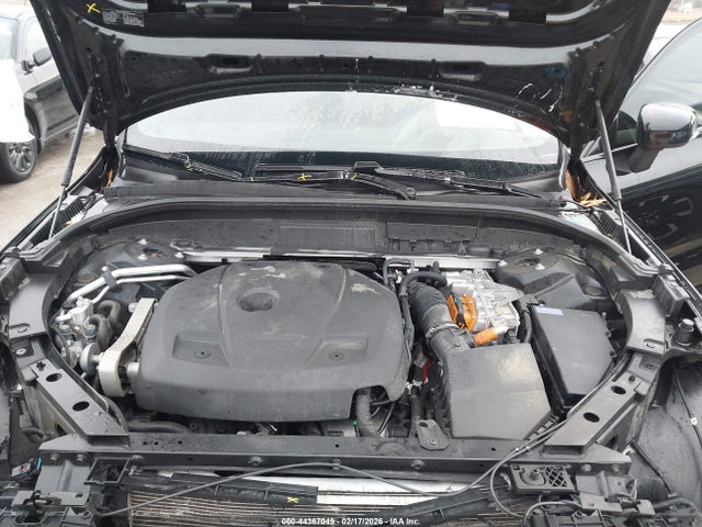 Volvo Xc60 Recharge Plug-in Hybrid T8 Plus Dark Theme