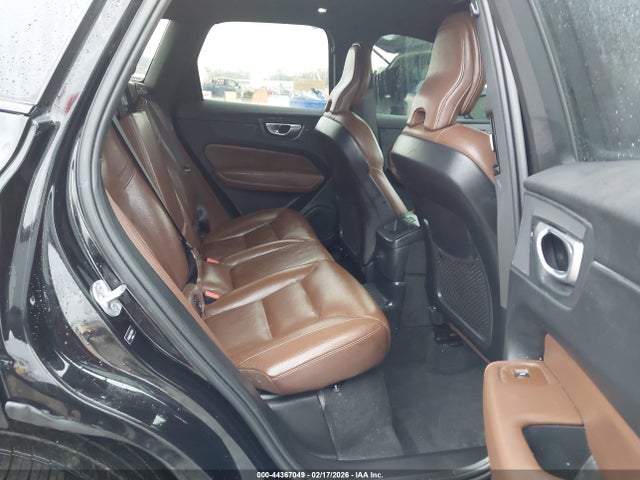 Volvo Xc60 Recharge Plug-in Hybrid T8 Plus Dark Theme