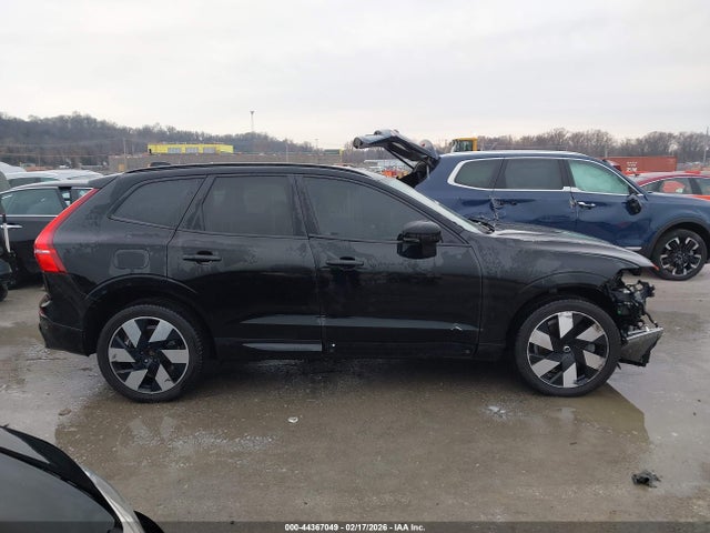 Volvo Xc60 Recharge Plug-in Hybrid T8 Plus Dark Theme