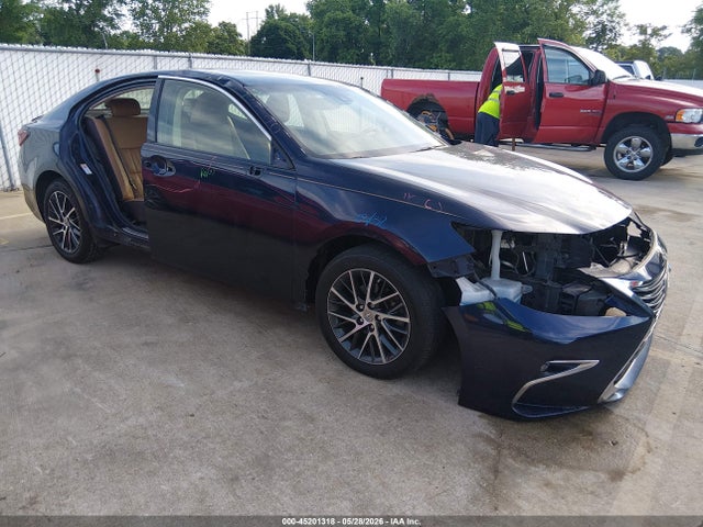 Salvage Lexus Es Image