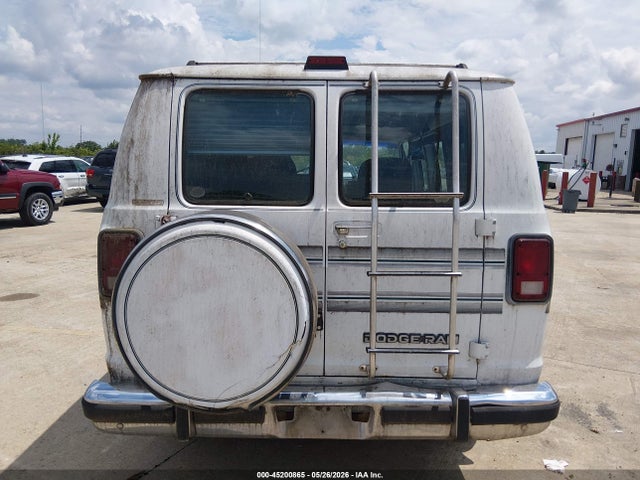 Dodge Ram Van B250