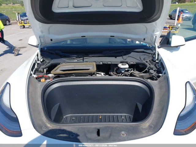 Tesla Model Y Standard Range Rear-wheel Drive
