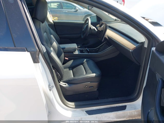Tesla Model Y Standard Range Rear-wheel Drive