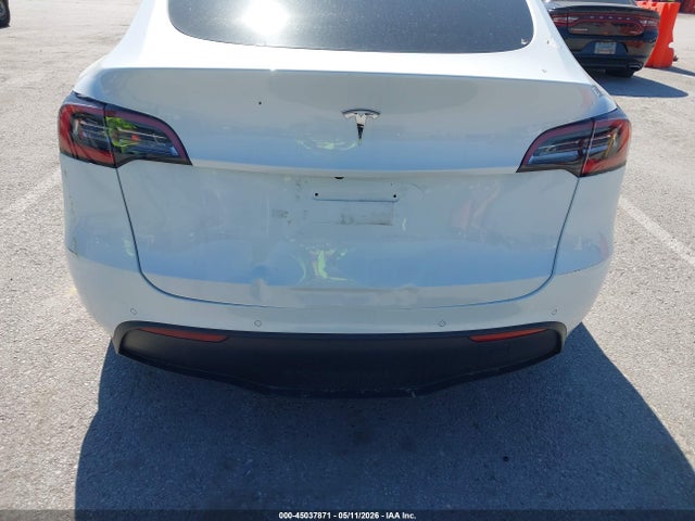 Tesla Model Y Standard Range Rear-wheel Drive