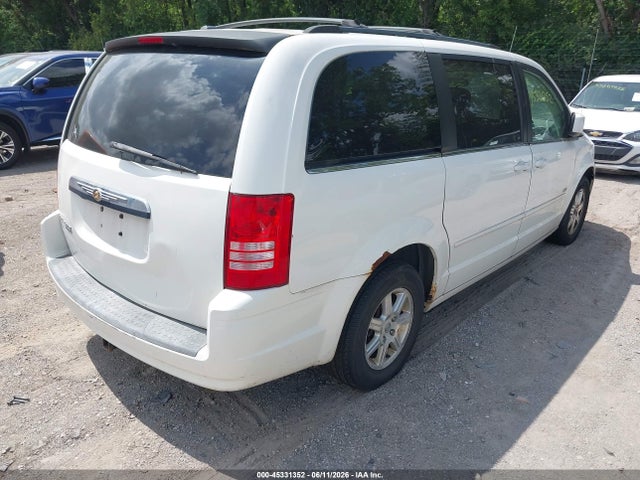 Chrysler Town & Country Touring