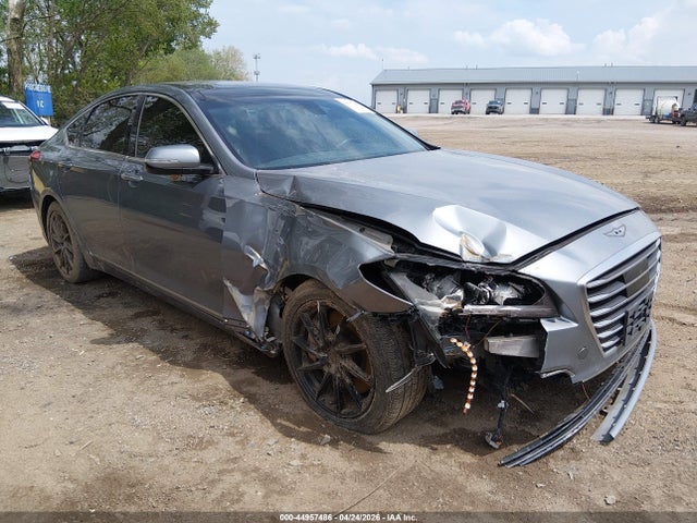 Salvage Hyundai Genesis Image