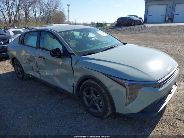Salvage Kia K4 Image