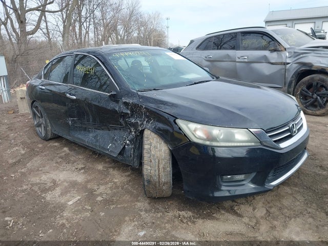 Salvage Honda Accord Image