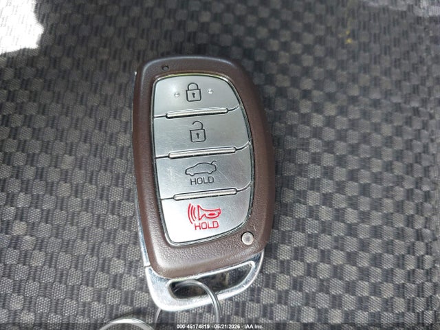 Hyundai ELANTRA Value Edition