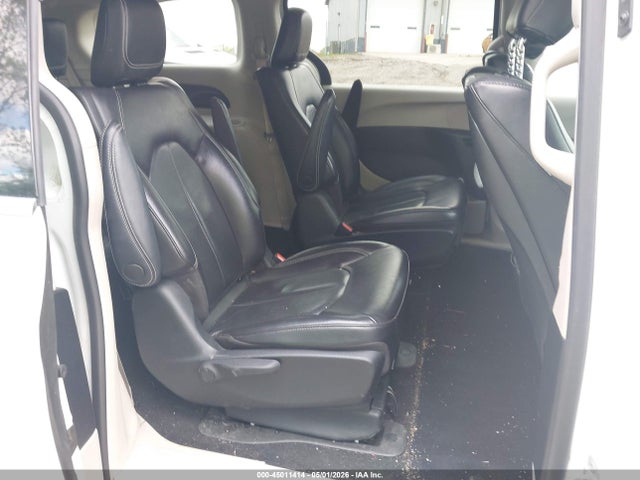 Chrysler Pacifica Touring L