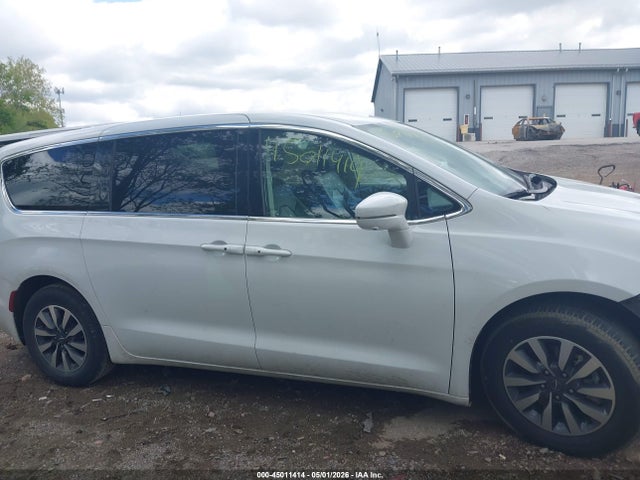 Chrysler Pacifica Touring L