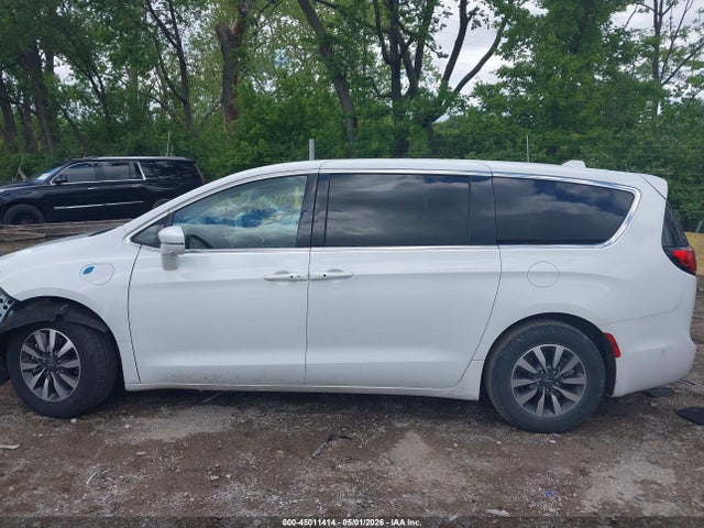 Chrysler Pacifica Touring L