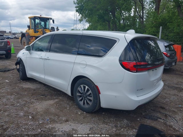 Chrysler Pacifica Touring L