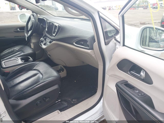 Chrysler Pacifica Touring L