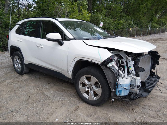 Salvage Toyota RAV4 Image