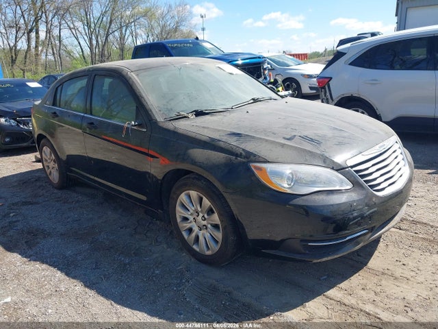 Salvage Chrysler 200 Image