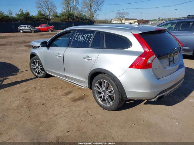 Volvo V60 Cross Country T5