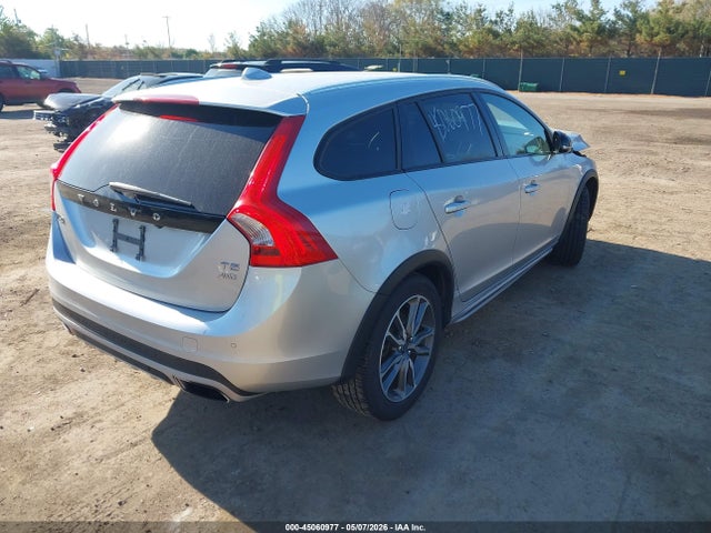 Volvo V60 Cross Country T5