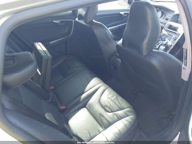 Volvo V60 Cross Country T5