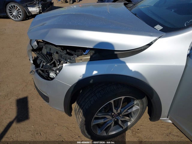 Volvo V60 Cross Country T5