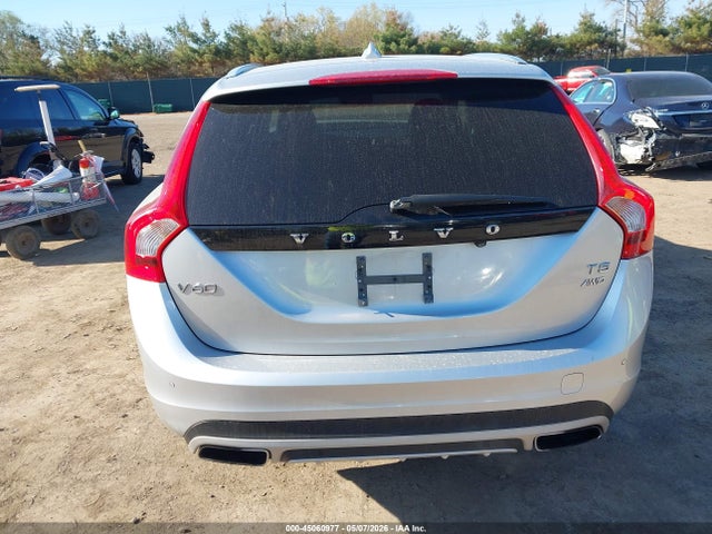 Volvo V60 Cross Country T5