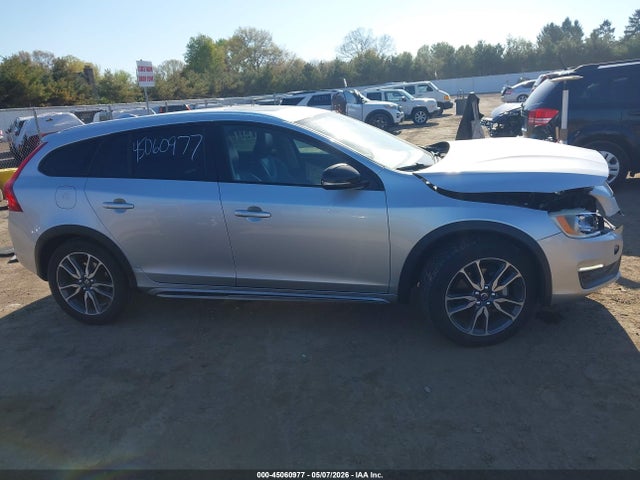 Volvo V60 Cross Country T5