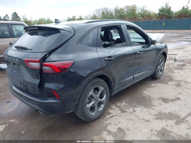 Ford Escape St-line