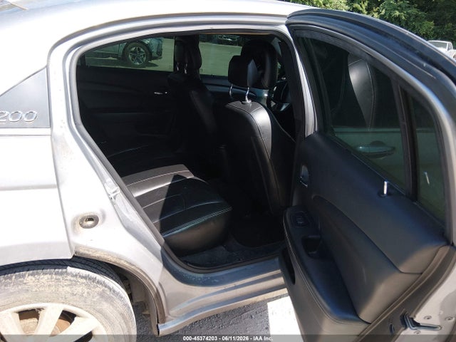 Chrysler 200 Limited