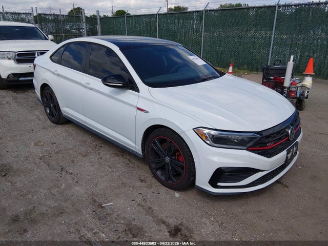 Salvage Volkswagen Jetta Image