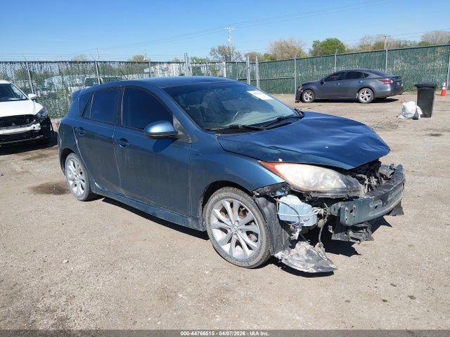 Salvage Mazda Mazda3 Image