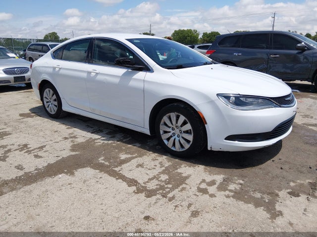 Salvage Chrysler 200 Image