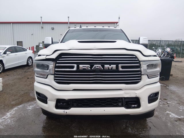 Ram 3500 Laramie  4x4 8' Box