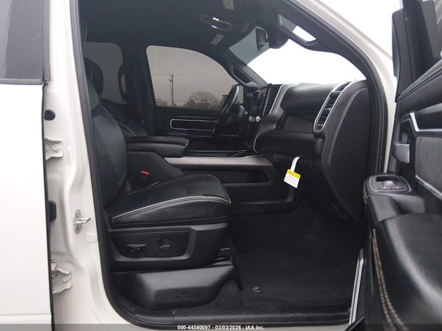 Ram 3500 Laramie  4x4 8' Box