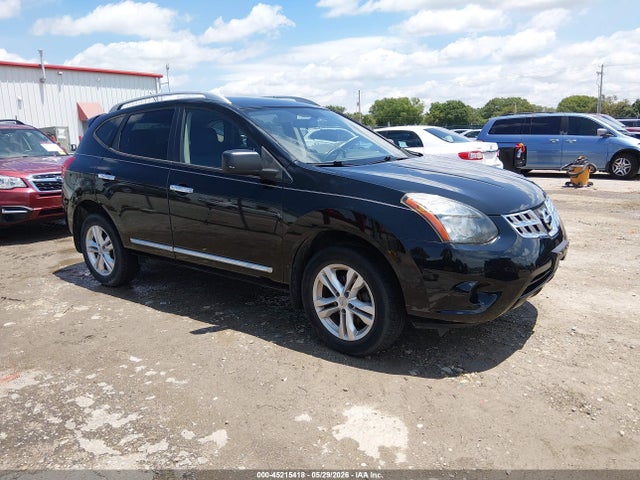 Salvage Nissan Rogue Image