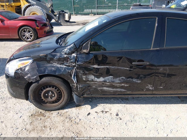 Nissan Versa 1.6 S+