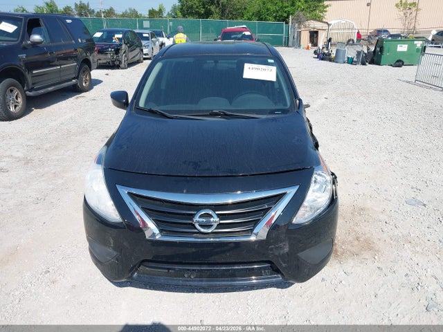 Nissan Versa 1.6 S+