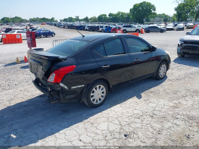 Nissan Versa 1.6 S+