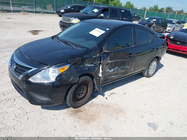 Nissan Versa 1.6 S+