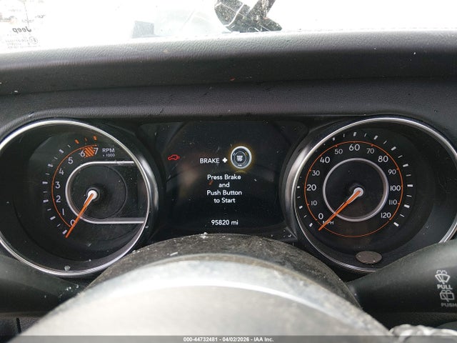 Jeep Wrangler Sahara 4x4
