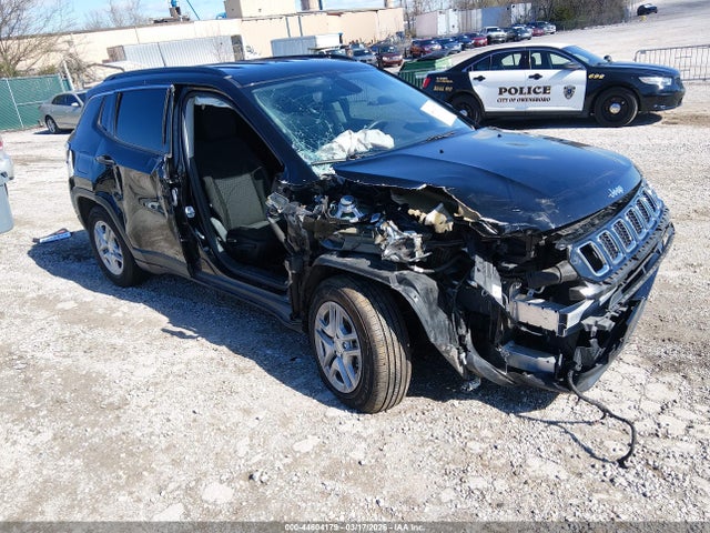 Salvage Jeep Compass Image