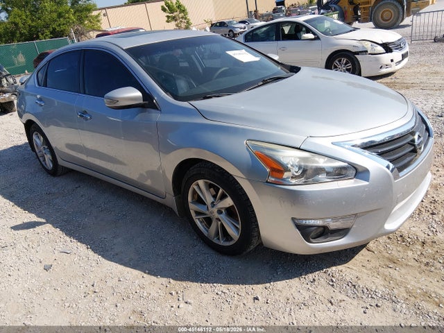 Salvage Nissan Altima Image