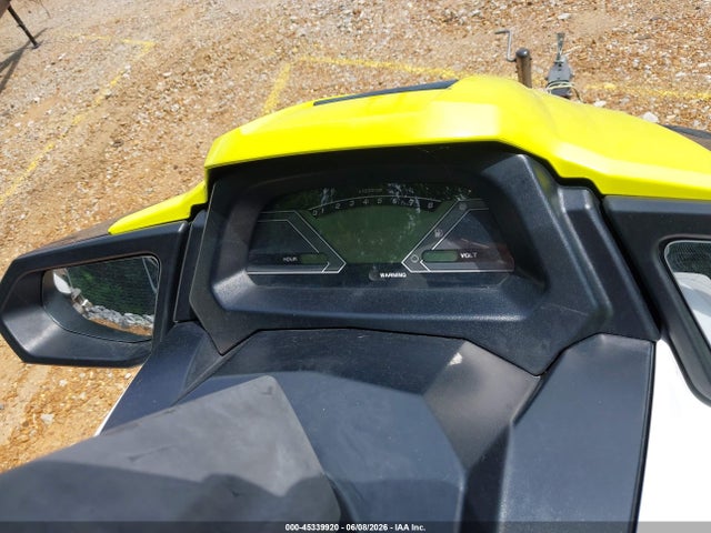 Yamaha Waverunner
