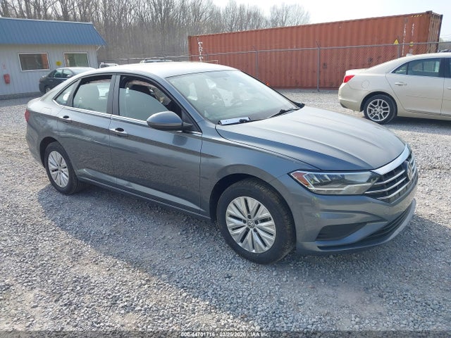 Salvage Volkswagen Jetta Image