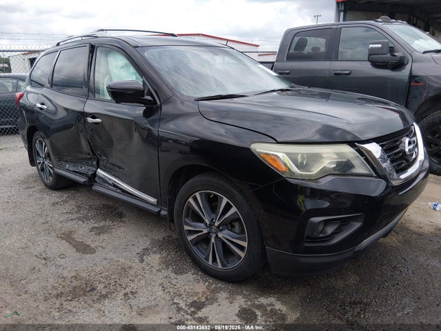 Salvage Nissan Pathfinder Image