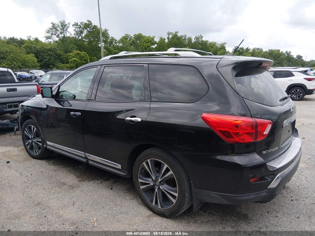 Nissan Pathfinder Platinum