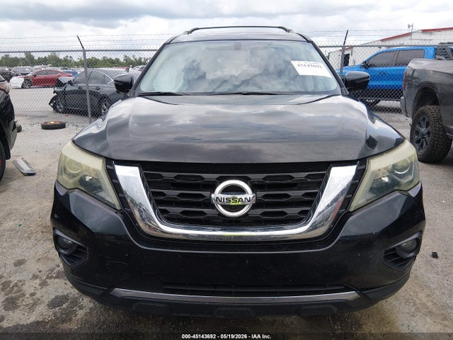 Nissan Pathfinder Platinum